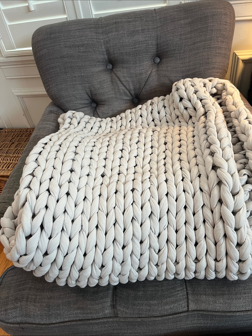Bearaby Weighted Blanket in Moonstone Grey - Picture 4 of 7